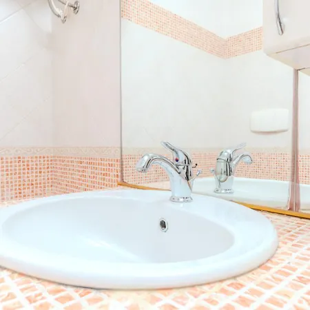 Apartment Strepitoso Bilocale Via Mosca *